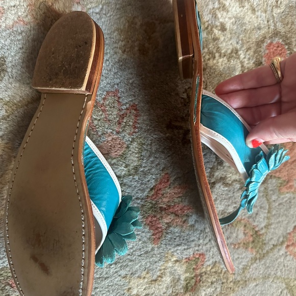 Lilly Pulitzer Sandals blue and white flower, leather sz 9 - Picture 4 of 7